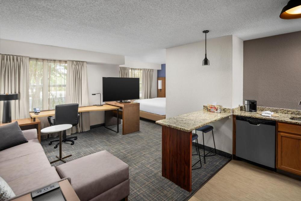 King Studio with Sofa Bed interior